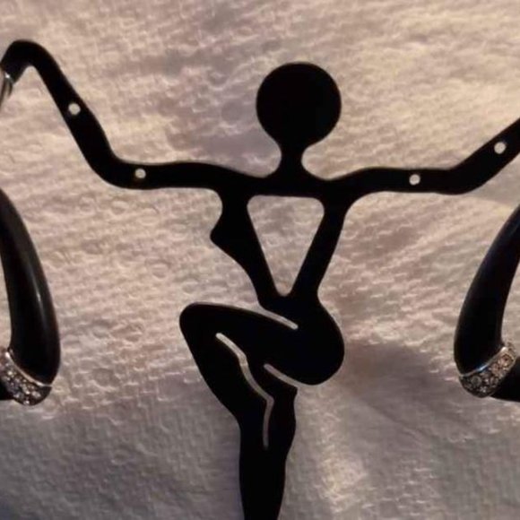 Vintage Rhinestone and Black Drop Clip Earrings - Picture 9 of 10